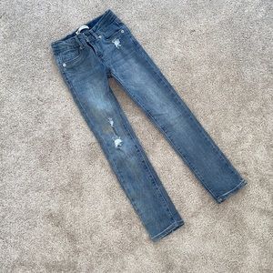 Girls Levi’s Distressed Jeans